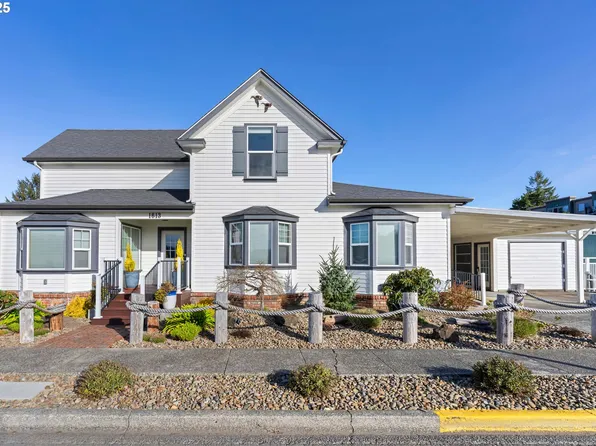 1613 1st St, Florence, OR 97439