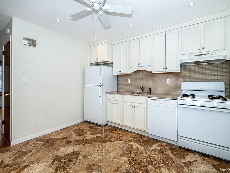 10 Pell Pl — Photo 9