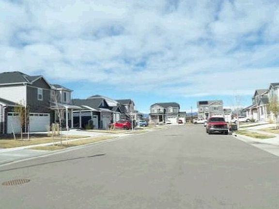 Exterior Neighborhood (street photo)