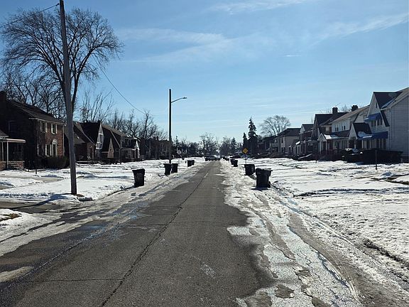 4th image of 14961 Strathmoor St