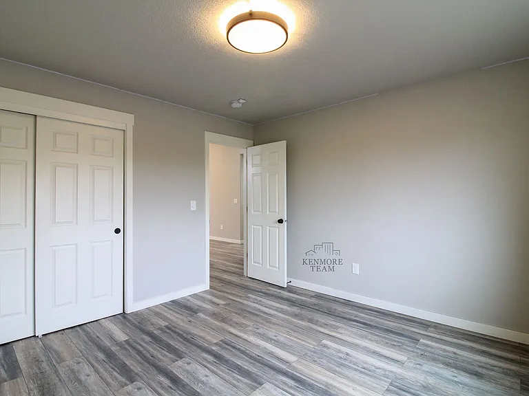 401 W Trinity Pr NW — Photo 8