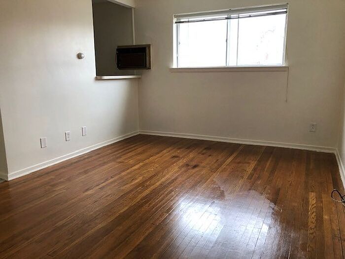 2nd image of 7613 Whitaker Ave