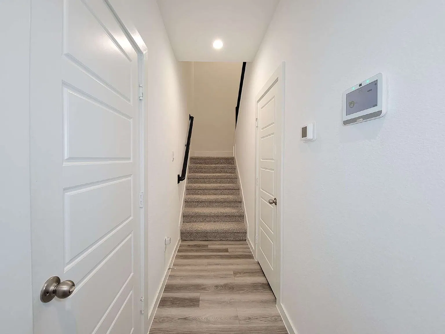 4 bed, 2.5 bath, 2152 sqft, $2,350 — Photo 3