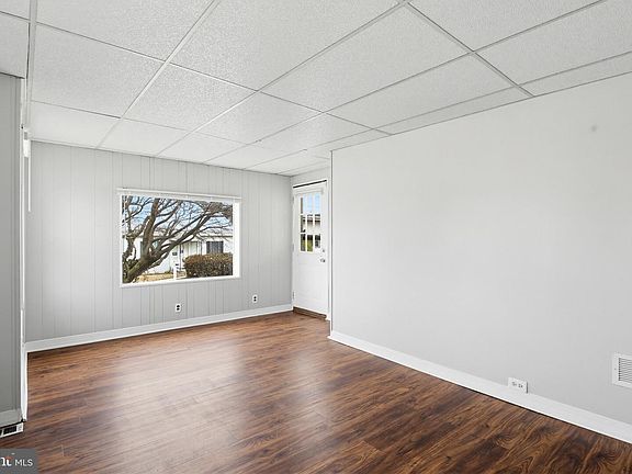 2nd image of 3021 Arizona Ave