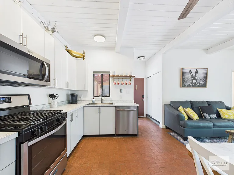 730 Columbia St #C — Photo 5