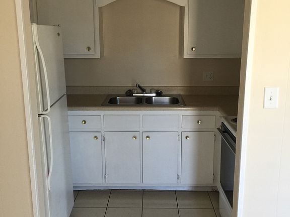 5th image of 2767 Jackson St APT 7