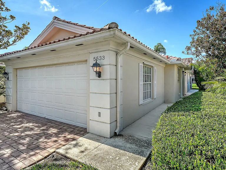 5533 Avellino Pl — Photo 3