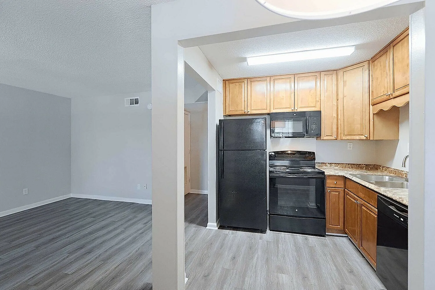 Heron Lakes Apartments — Photo 3