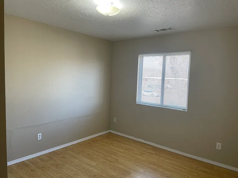 Modern 2 Bedroom Apts in Ridgecrest — Photo 14