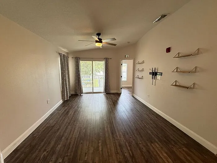 3 bed, 2.0 bath, 1222 sqft, $1,600 — Photo 3