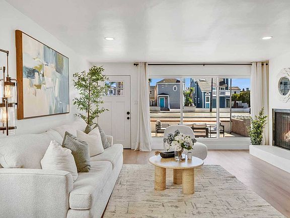 3rd image of 920 W Balboa Blvd #920