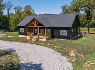 100 E Maxville Rd, Cave City, AR 72521