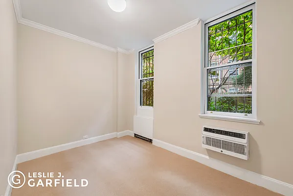 Rented by Leslie J. Garfield | media 39