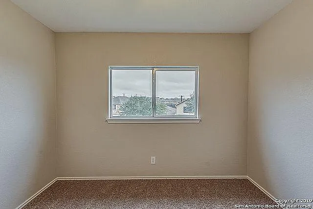 222 Hallie Cv — Photo 10