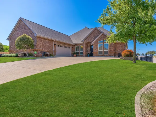 8100 Gold Hills Dr, Benbrook, TX 76126