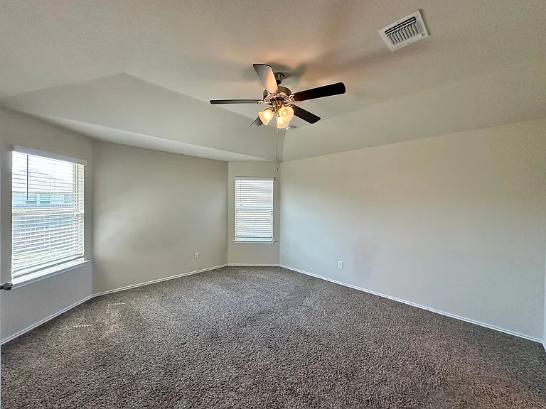 300 Danielle Dr — Photo 17