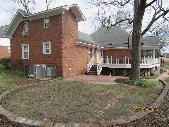 5th image of 511 N Main St