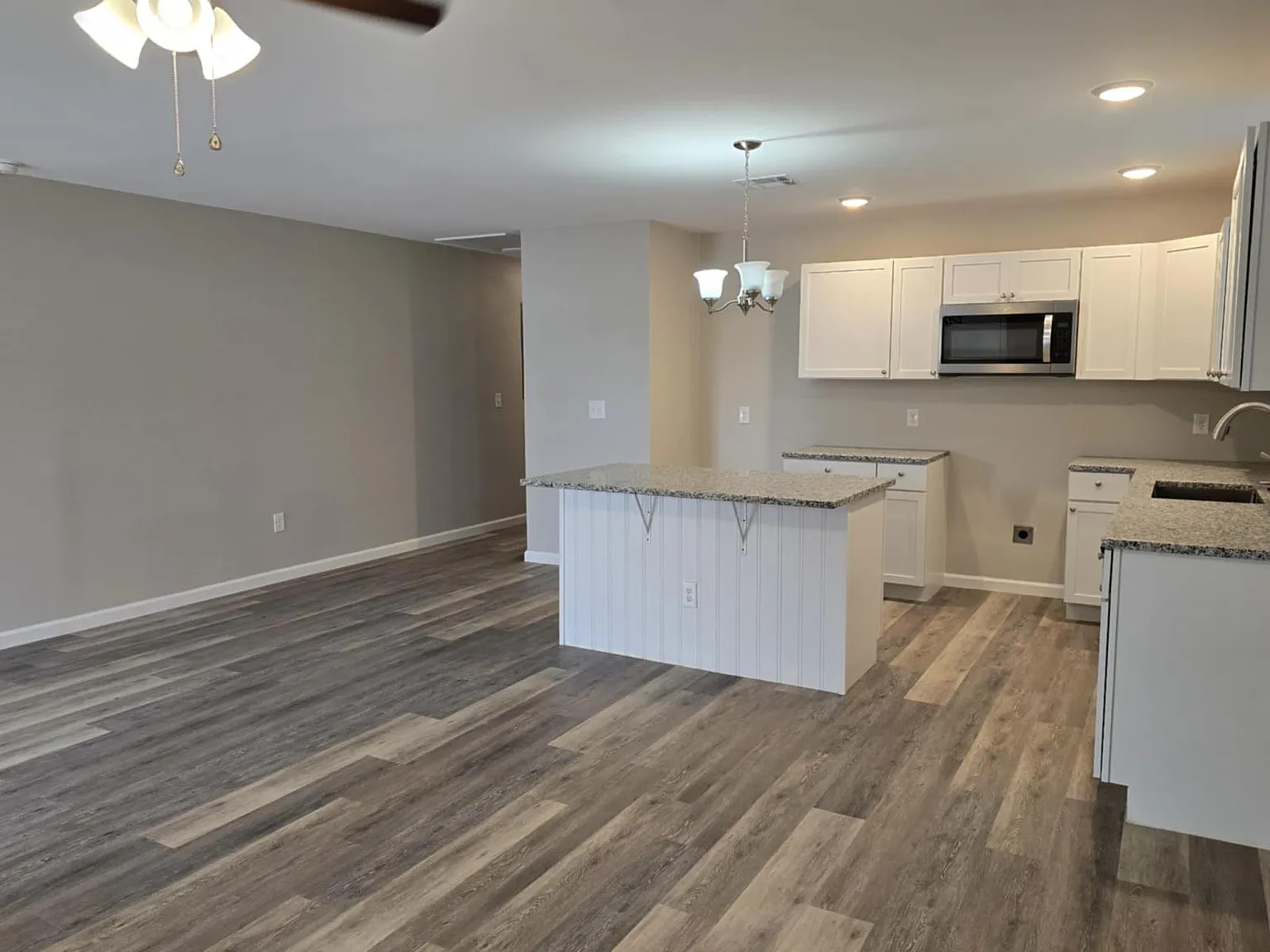 3 bed, 1300 sqft, $1,450 — Photo 4