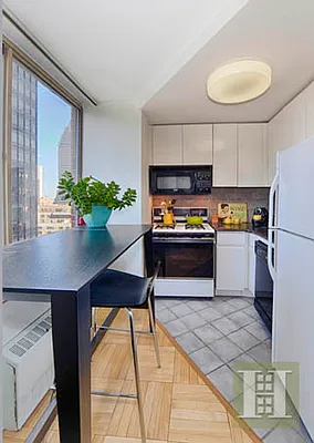 Rented by Halstead Real Estate | media 20