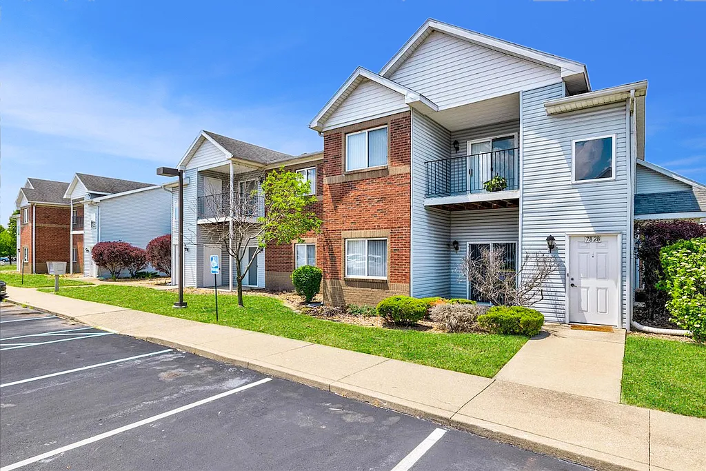 Cross Lake Apartments — Photo 4
