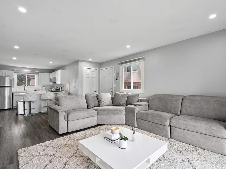107 Morningside Dr — Photo 3