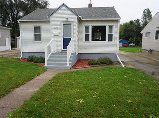 679 11th St SW, Huron, SD 57350