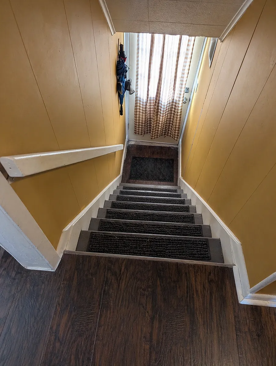 Building Photo - 22 Arbutus Ave #B