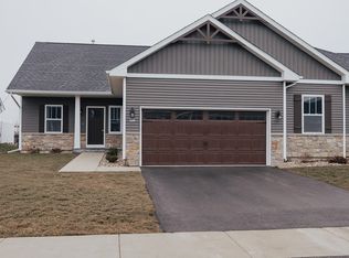 506 Anjali Ct, Sycamore, IL 60178