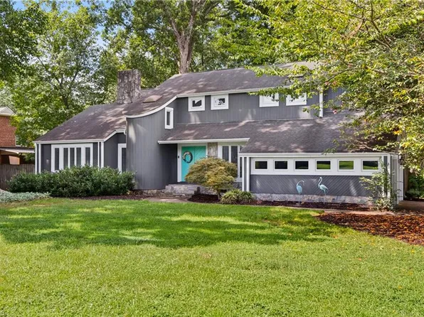 5106 Foxview Dr, Pleasant Garden, NC 27313