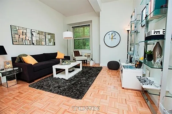 Rented by Town Residential | media 9