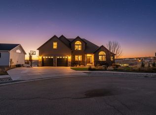 127 Red Hawk Ave, Evanston, WY 82930