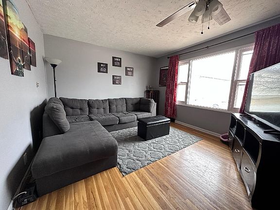2nd image of 6 Wenwood Ct