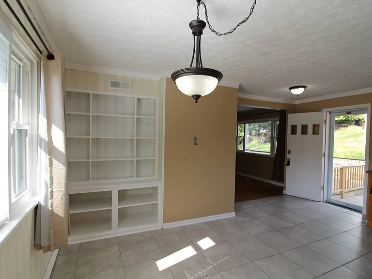 101 E Magnolia Ln — Photo 14