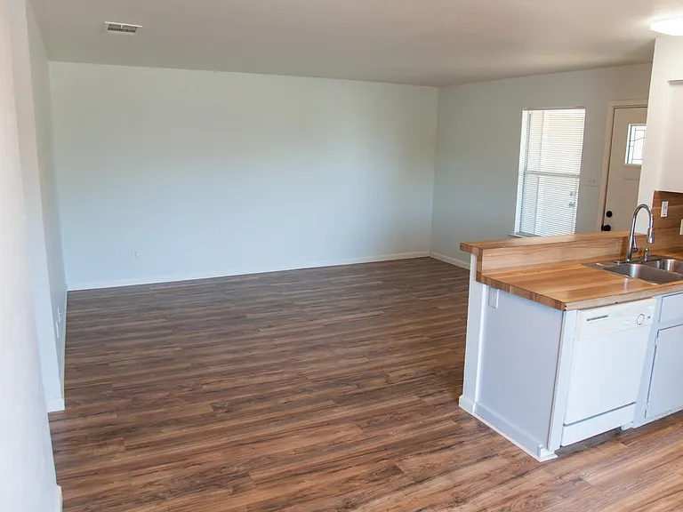 5300 Indio Cv #C — Photo 14