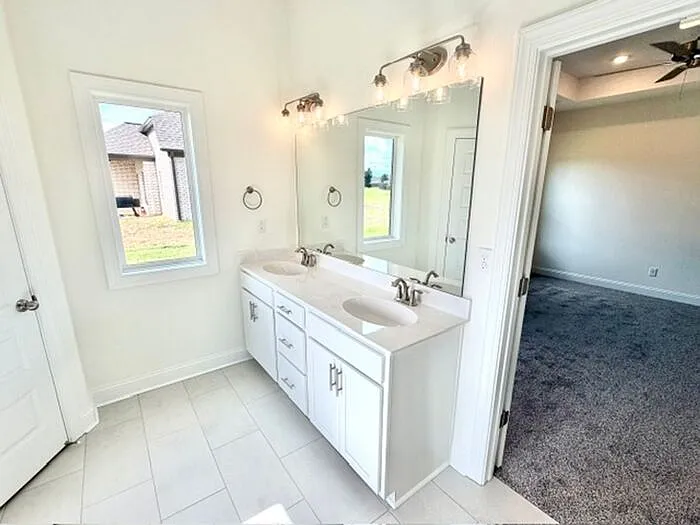 7425 Newbury Dr — Photo 8