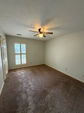 118 Country Club Dr #B — Photo 8