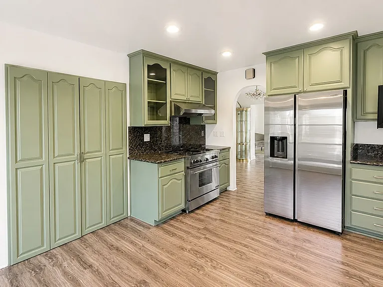 301 N Doheny Dr — Photo 7