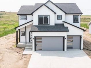 503 Cobblestone Loop SW, Mandan, ND 58554