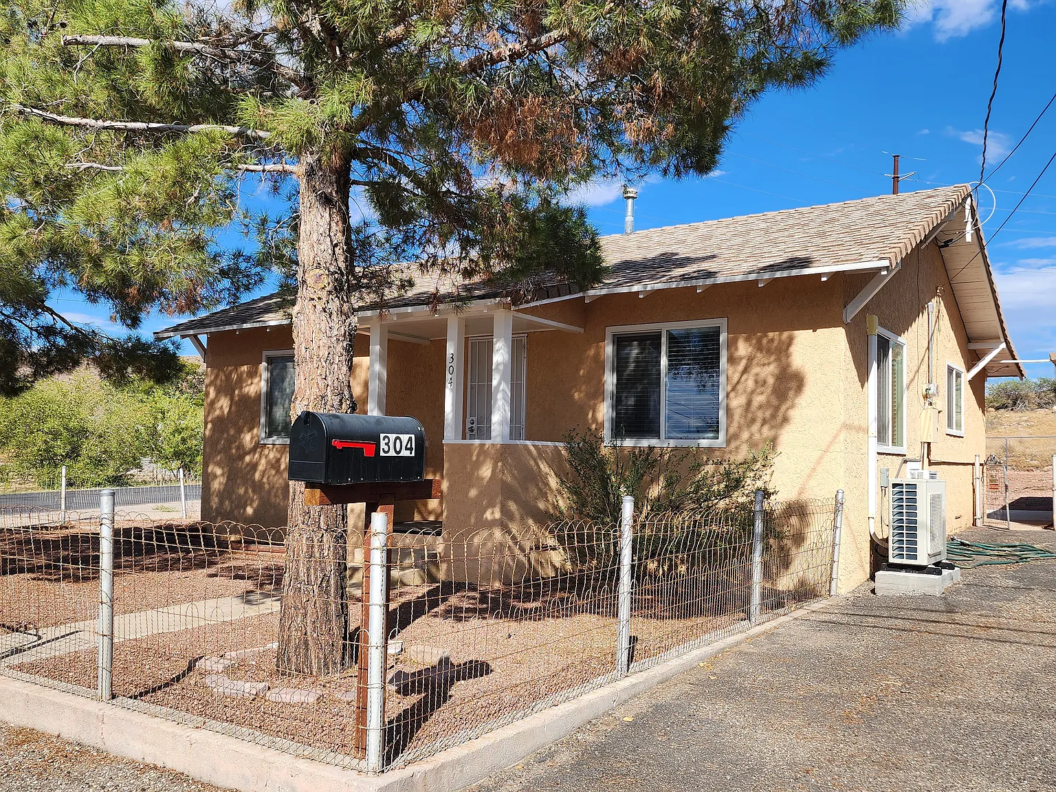 2 bed, 750 sqft, $1,100 — Photo 1