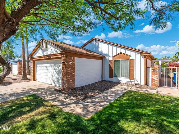 4th image of 814 E MANOR Drive