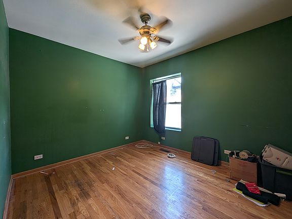 4th image of 2611 W Argyle St #1