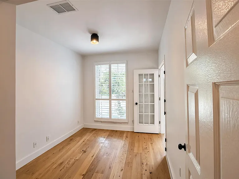 905 Sweetwater Cv — Photo 5