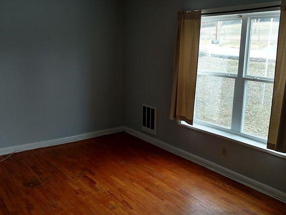 4th image of 2422 Highland Dr APT 3