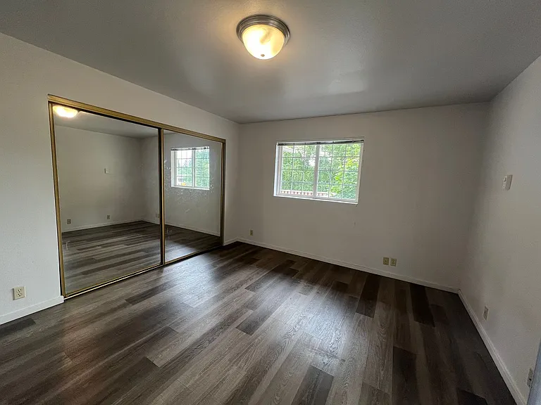 610-620 W Central Blvd — Photo 9