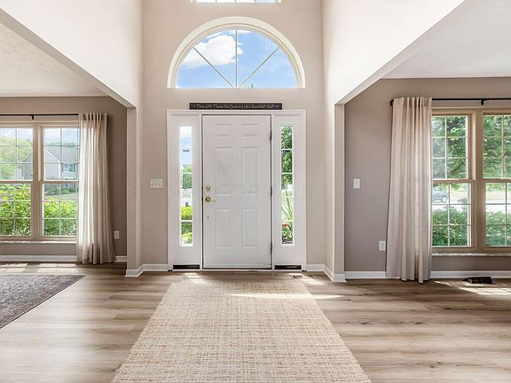 5th image of 2890 Longridge Way
