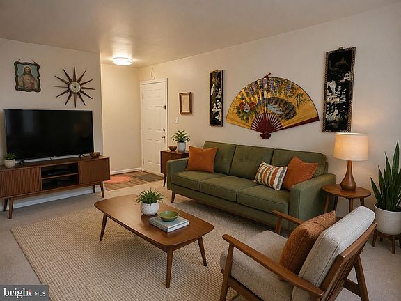 5th image of 9564 Cannoneer Ct APT 301