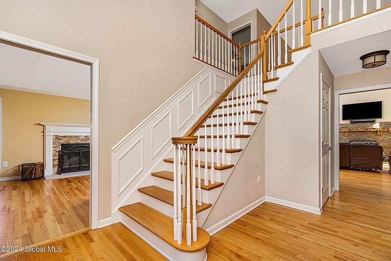 3rd image of 8 Thistle Lane