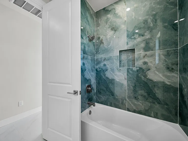 2913 14th St W — Photo 27