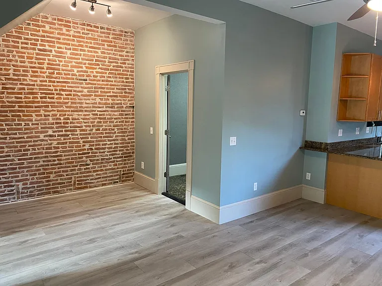 2137 California Ave — Photo 4