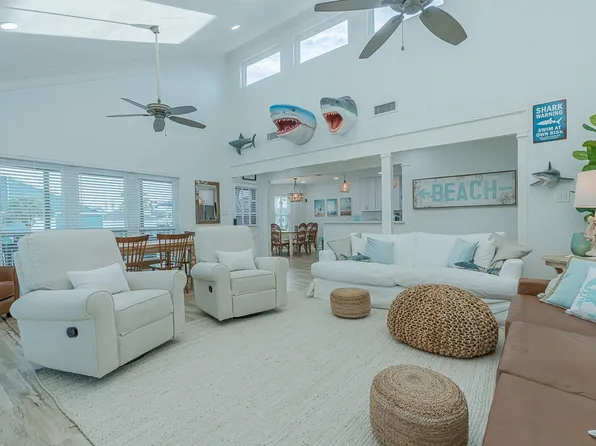 13826 Pirates Beach Blvd, Galveston, TX 77554